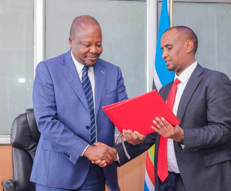 PS Ahmed and CS Mutahi Kagwe during the signing of the FY 2025/2026 performance contract at Kilimo House, Nairobi.